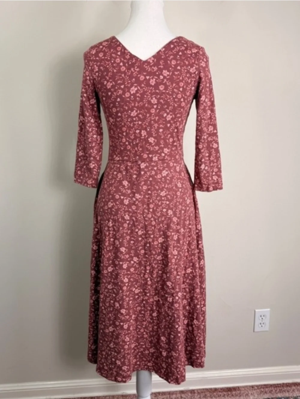 Pact Organic Cotton Fit & Flare Floral V-Neck Midi Party Dress With Pockets - Picture 4 of 9